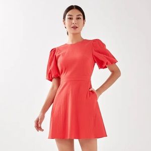 *NWT* Padded Tie Back Puff Sleeve Dress